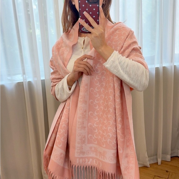 Coach Light Pink Signature Scarf - Picture 1 of 3